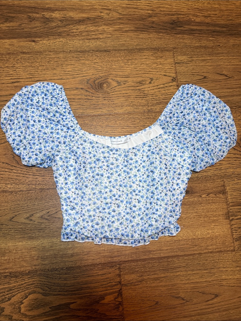 Altar’s State Cropped Floral romantic top size medium
